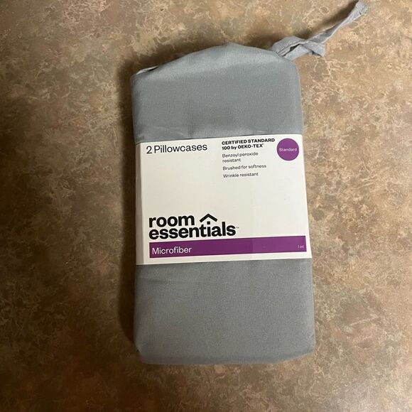 Room Essentials Gray standart Microfiber 2 Pk Pillowcases NEW - Picture 1 of 2